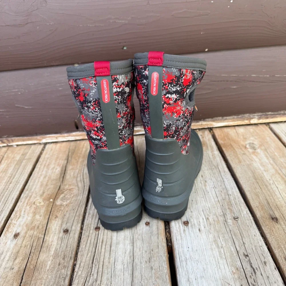 Bogs Neo-Classic Camo Winter Boots Youth Size 4 Gray Red Waterproof Insulated